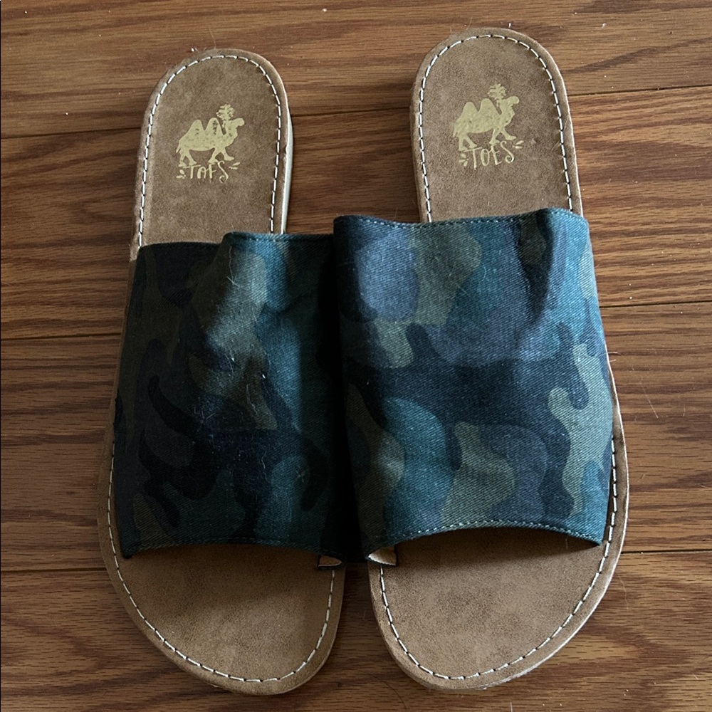 Camel Active Women's Camo Slide Sandals - Green